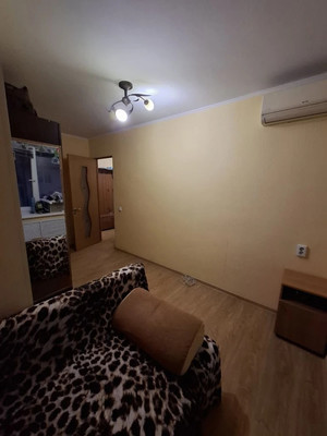 Продам трехкомнатную (3-комн.) квартиру, Горького ул, 72, Анапа г