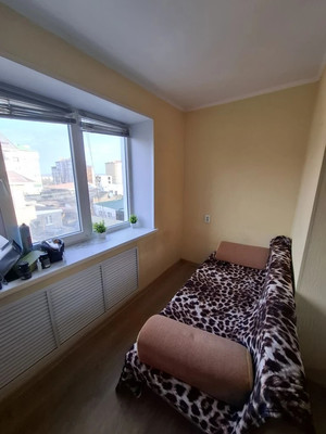 Продам трехкомнатную (3-комн.) квартиру, Горького ул, 72, Анапа г