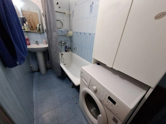 Продам трехкомнатную (3-комн.) квартиру, Горького ул, 72, Анапа г