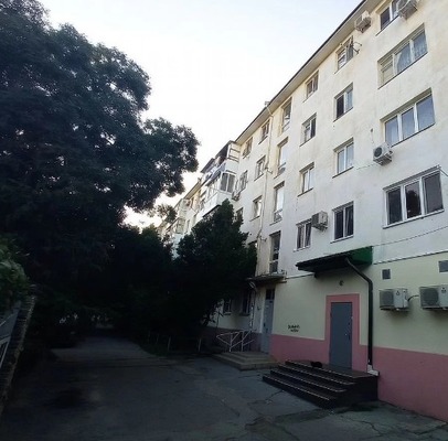 Продам трехкомнатную (3-комн.) квартиру, Горького ул, 72, Анапа г