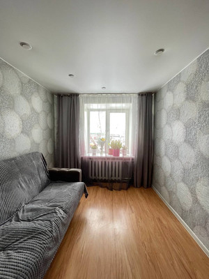 Продам трехкомнатную (3-комн.) квартиру, Республики ул, 76, Ишим г