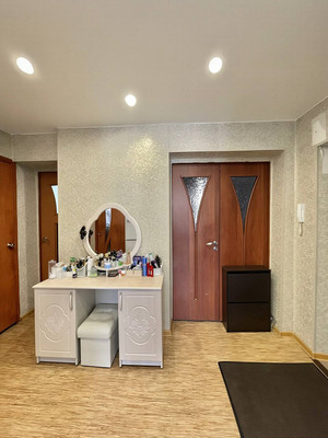 Продам трехкомнатную (3-комн.) квартиру, Республики ул, 76, Ишим г