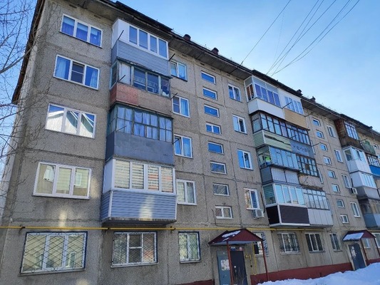 Продам трехкомнатную (3-комн.) квартиру, Антона Петрова ул, 222, Барнаул г