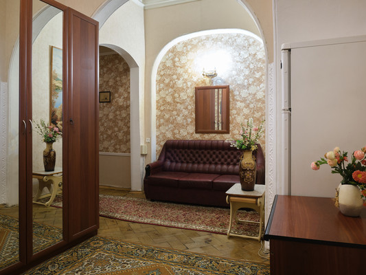 Продам двухкомнатную (2-комн.) квартиру, Колокольная ул, 11, Санкт-Петербург г