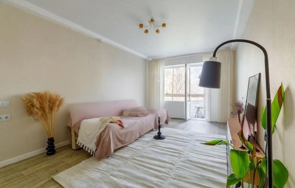 Продам двухкомнатную (2-комн.) квартиру, Киевская ул, 124, Симферополь г