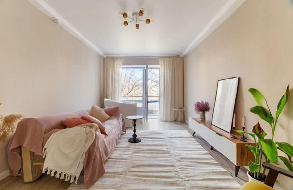 Продам двухкомнатную (2-комн.) квартиру, Киевская ул, 124, Симферополь г