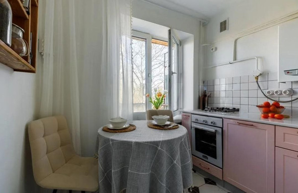 Продам двухкомнатную (2-комн.) квартиру, Киевская ул, 124, Симферополь г