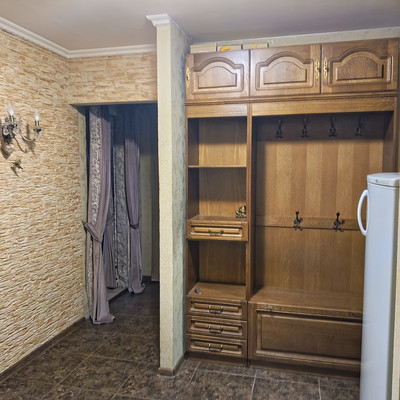 Продам трехкомнатную (3-комн.) квартиру, Рощинская ул, 9, Гатчина г