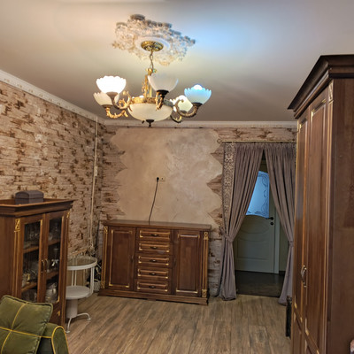 Продам трехкомнатную (3-комн.) квартиру, Рощинская ул, 9, Гатчина г