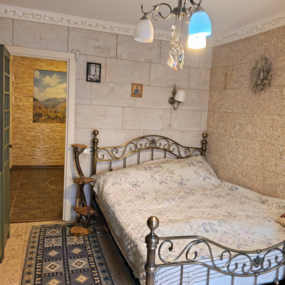 Продам трехкомнатную (3-комн.) квартиру, Рощинская ул, 9, Гатчина г