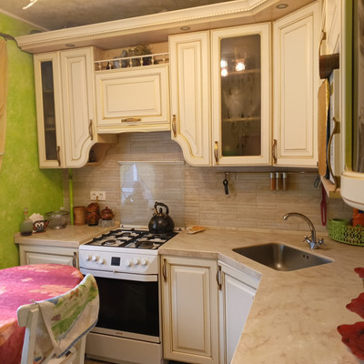 Продам трехкомнатную (3-комн.) квартиру, Рощинская ул, 9, Гатчина г