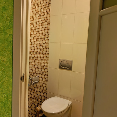 Продам трехкомнатную (3-комн.) квартиру, Рощинская ул, 9, Гатчина г