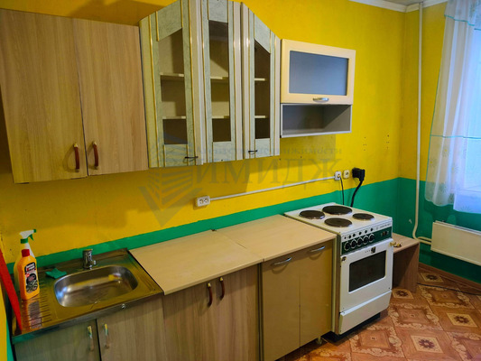 Сдам двухкомнатную (2-комн.) квартиру, Парашютная ул, 19А, Красноярск г