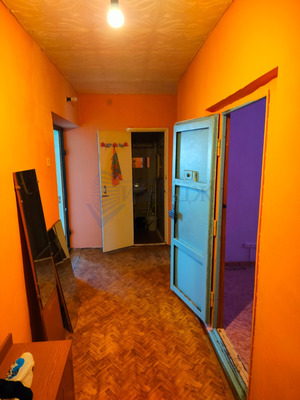 Сдам двухкомнатную (2-комн.) квартиру, Парашютная ул, 19А, Красноярск г