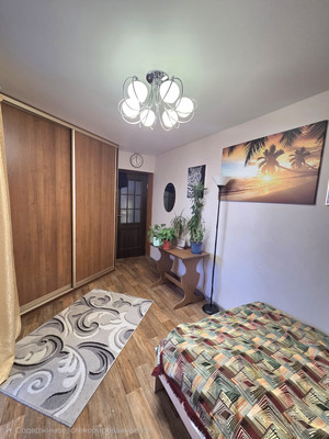 Продам трехкомнатную (3-комн.) квартиру, Ильича ул, 19/43, Казань г