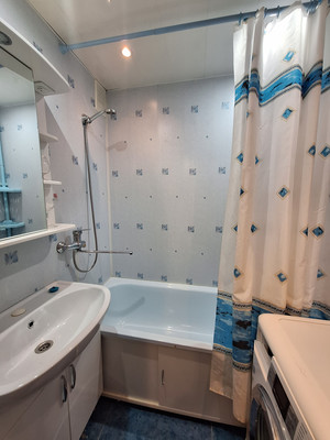 Продам трехкомнатную (3-комн.) квартиру, К.Маркса ул, 62, Волгодонск г