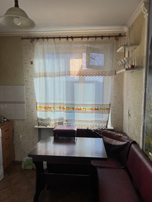 Продам двухкомнатную (2-комн.) квартиру, Заводской пер, 42, Симферополь г