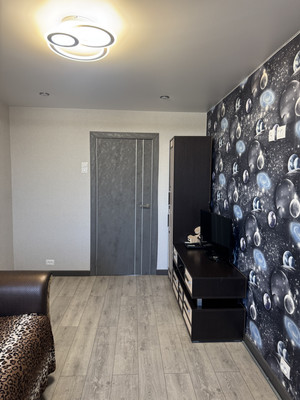 Продам двухкомнатную (2-комн.) квартиру, Заводской пер, 42, Симферополь г