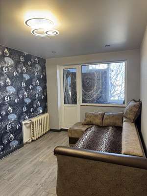 Продам двухкомнатную (2-комн.) квартиру, Заводской пер, 42, Симферополь г