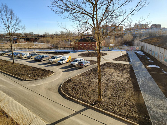 Продам трехкомнатную (3-комн.) квартиру, Рощинская ул, 18, Гатчина г