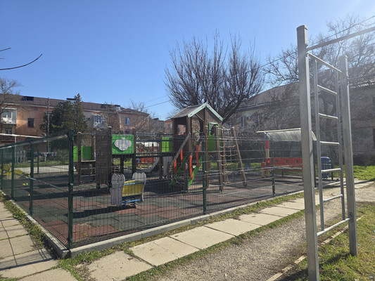 Продам двухкомнатную (2-комн.) квартиру, Яблочкова ул, 5, Грэсовский пгт