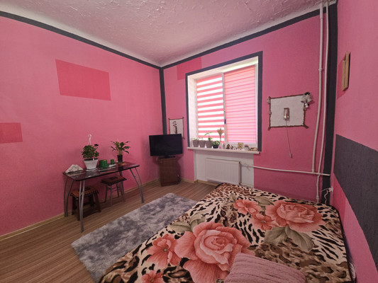 Продам двухкомнатную (2-комн.) квартиру, Яблочкова ул, 5, Грэсовский пгт