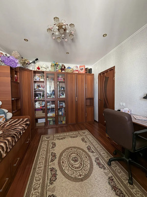 Продам трехкомнатную (3-комн.) квартиру, Уездная ул, 1, Чехов г