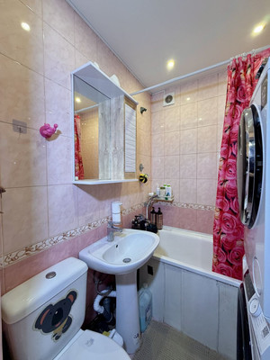 Продам двухкомнатную (2-комн.) квартиру, Ульянова Дмитрия ул, 15, Ялта г