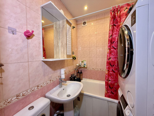 Продам двухкомнатную (2-комн.) квартиру, Ульянова Дмитрия ул, 15, Ялта г