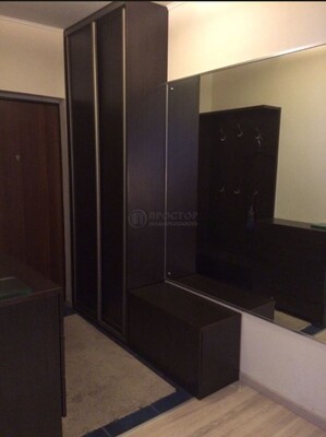 Продам двухкомнатную (2-комн.) квартиру, Литовский б-р, 15к1, Москва г