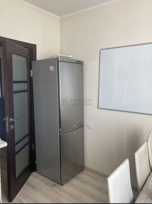 Продам двухкомнатную (2-комн.) квартиру, Литовский б-р, 15к1, Москва г