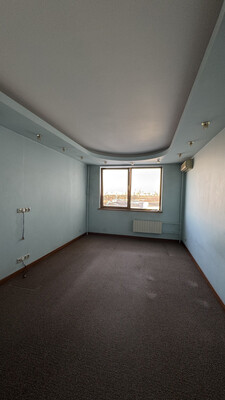 Продам трехкомнатную (3-комн.) квартиру, Крылатские Холмы ул, 30к8, Москва г