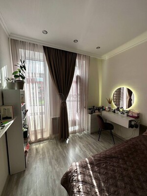 Продам двухкомнатную (2-комн.) квартиру, Нильса Бора ул, 12, Десеновское п