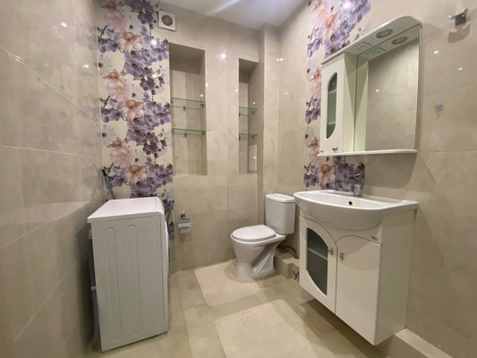 Продам однокомнатную (1-комн.) квартиру, Югорская ул, 18, Ханты-Мансийск г