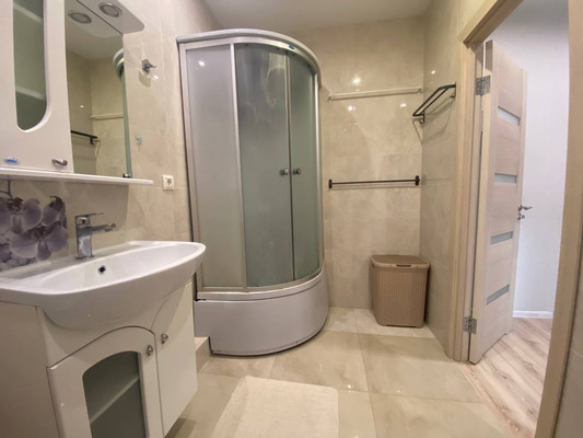 Продам однокомнатную (1-комн.) квартиру, Югорская ул, 18, Ханты-Мансийск г