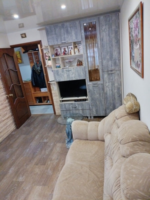 Продам трехкомнатную (3-комн.) квартиру, Центральная ул, 9, Ботня д