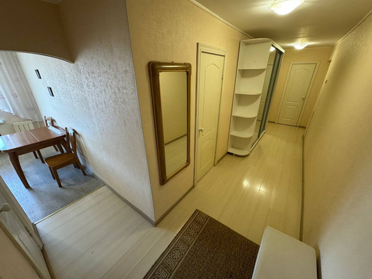 Продам трехкомнатную (3-комн.) квартиру, Первостроителей пр-кт, 15, Комсомольск-на-Амуре г