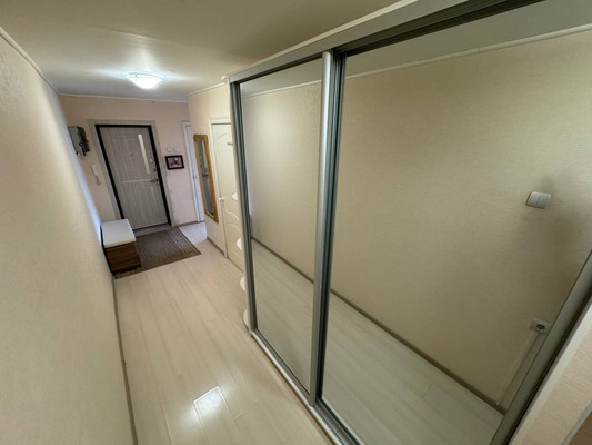 Продам трехкомнатную (3-комн.) квартиру, Первостроителей пр-кт, 15, Комсомольск-на-Амуре г