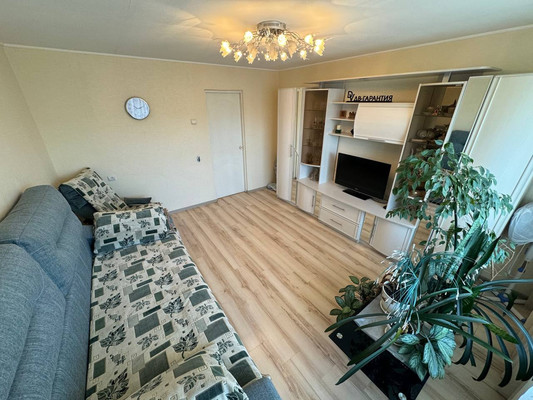 Продам трехкомнатную (3-комн.) квартиру, Первостроителей пр-кт, 15, Комсомольск-на-Амуре г