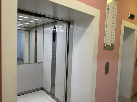 Продам однокомнатную (1-комн.) квартиру, Октябрьский пр-кт, 218, Сыктывкар г