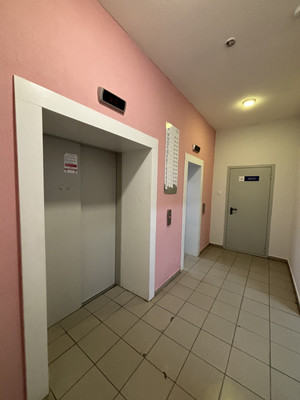 Продам однокомнатную (1-комн.) квартиру, Октябрьский пр-кт, 218, Сыктывкар г