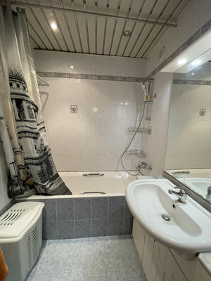 Продам двухкомнатную (2-комн.) квартиру, Менжинского ул, 23к1, Москва г