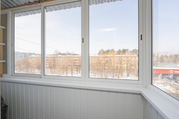 Продам двухкомнатную (2-комн.) квартиру, Волгодонская ул, 9, Пермь г