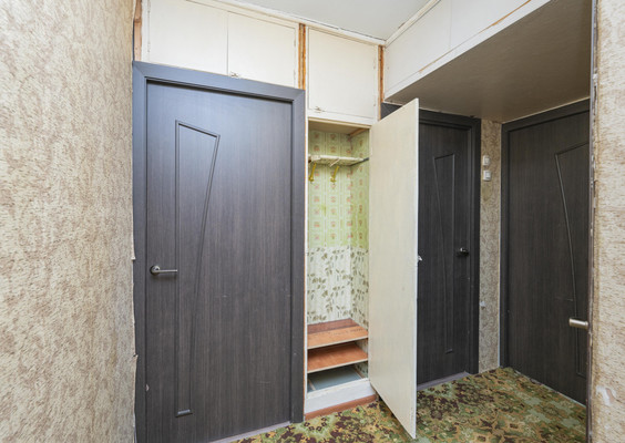 Продам двухкомнатную (2-комн.) квартиру, Волгодонская ул, 9, Пермь г