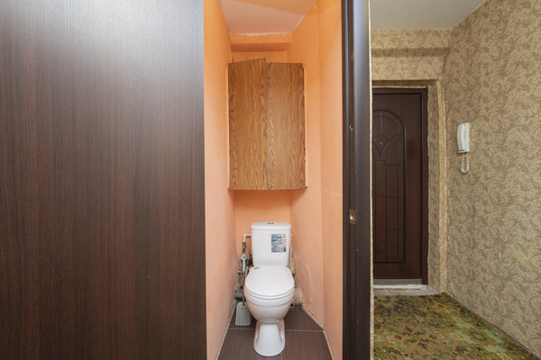 Продам двухкомнатную (2-комн.) квартиру, Волгодонская ул, 9, Пермь г