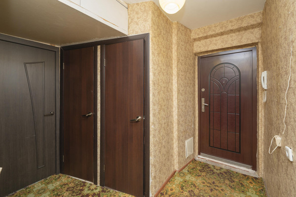 Продам двухкомнатную (2-комн.) квартиру, Волгодонская ул, 9, Пермь г