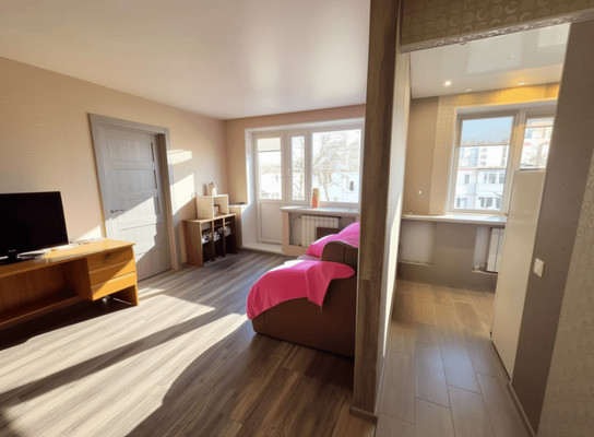 Продам двухкомнатную (2-комн.) квартиру, Советская ул, 100А, Глазово д