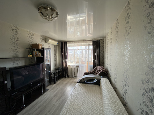 Продам двухкомнатную (2-комн.) квартиру, Бирюзова ул, 7к1, Рязань г