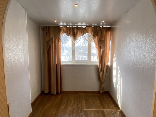 Продам трехкомнатную (3-комн.) квартиру, Бирюзова ул, 8, Рязань г