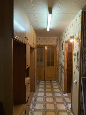 Продам трехкомнатную (3-комн.) квартиру, Бирюзова ул, 8, Рязань г